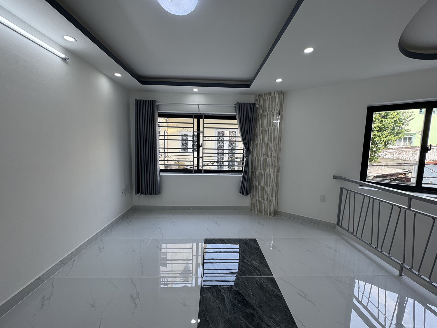 Chính thức mở bán biệt thự mini 3 lầu HXH VF5 khu cao cấp Hoàng Diệu - Trước nhà có sân đỗ ôtô